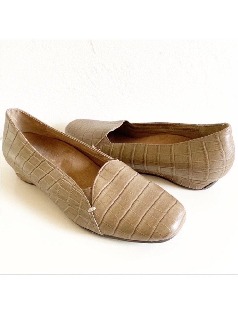 VIONIC Dolores Loafers Taupe Croco Print Flats